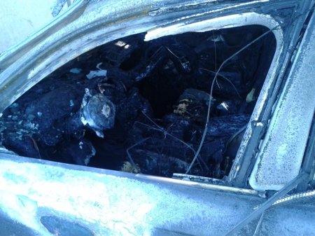 Ночью в Никополе сожгли автомобиль Никопольчанину,   начальнику  сектора уголовного розыска  пгт. Апостолово (фото)