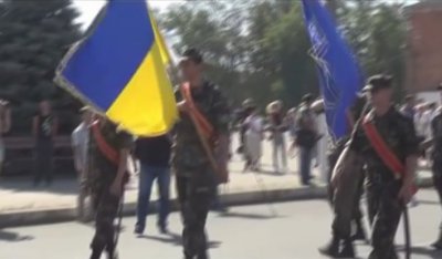 Украинцы держали руку у сердца  (видео)