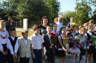 В нікопольських школах пролунав перший дзвоник (фото)