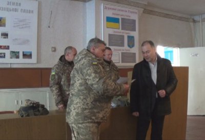 Никопольский военкомат ко дню Вооруженных Сил Украины. Можно сказать - по семейному (видео)