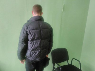 У Нікополі чоловік прийшов на допит у поліцію з розфасованим метамфітаміном у кишені (фото)