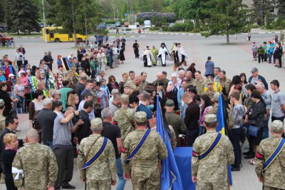 Нікополь навіки попрощався з героєм. Але: "Ми ще трiшечки попрацюємо з цiми поганцями". - Анатолій Біжко (вiдео)