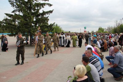 Нікополь навіки попрощався з героєм. Але: "Ми ще трiшечки попрацюємо з цiми поганцями". - Анатолій Біжко (вiдео)