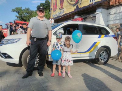Нікопольська поліція забезпечила охорону публічної безпеки на святкуванні Дня молоді (фото)