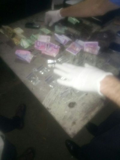 У Нікополі поліцейські вилучили 16 сліп-пакетів амфетаміну майже на 16000 гривень за цінами чорного ринку (фото)